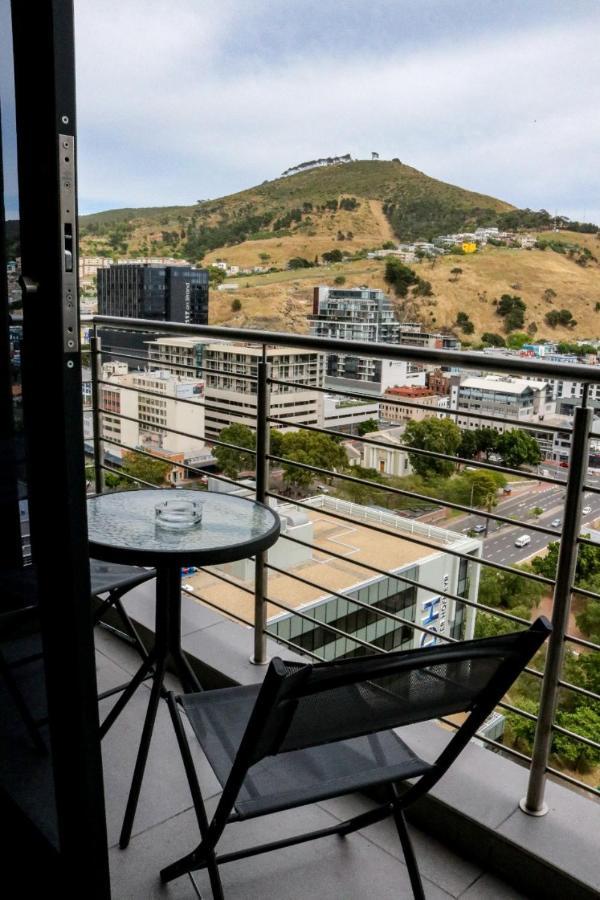 2218 At 16 On Bree Daire Cape Town Dış mekan fotoğraf
